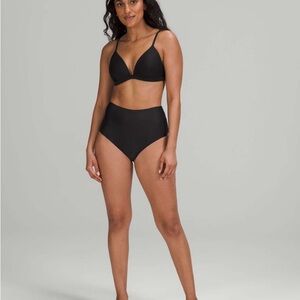 Lululemon, Waterside High-Waist Skimpy-fit Swim bottoms, size 6, Black.